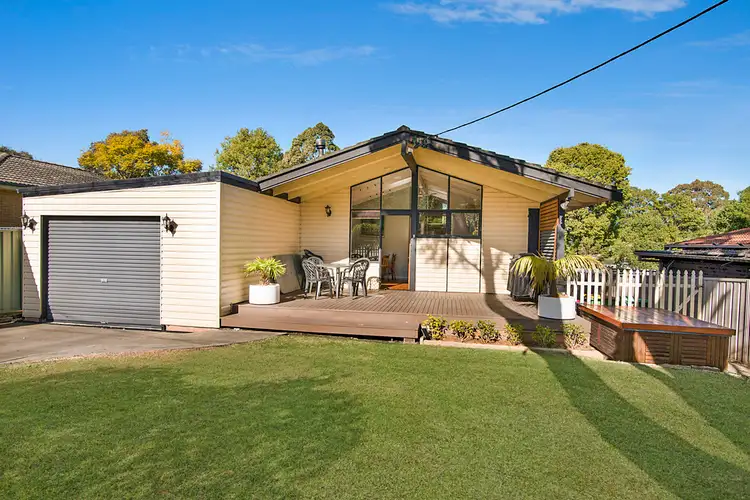 8 Chamberlain Road, Wyoming NSW 2250