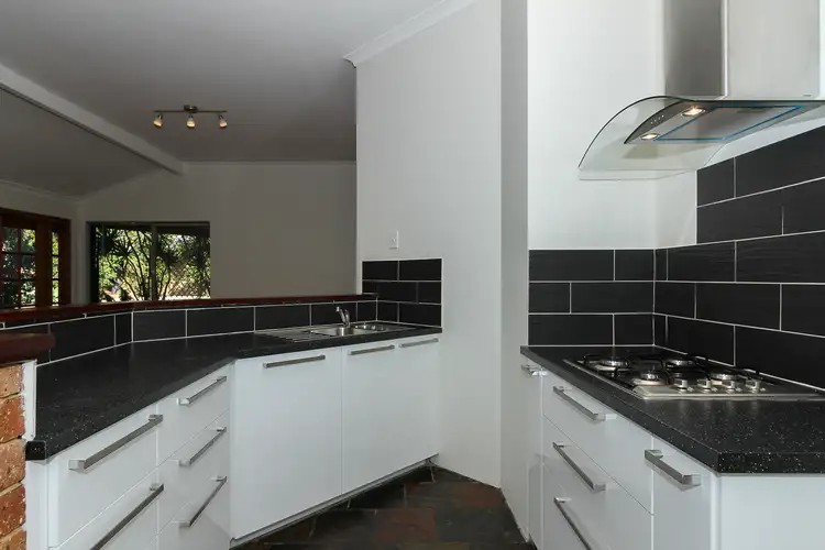 60 Ellenbrae Place, Marangaroo WA 6064