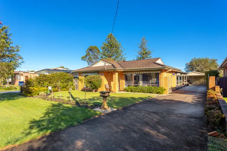 17 Richardson Street, Old Bar NSW 2430