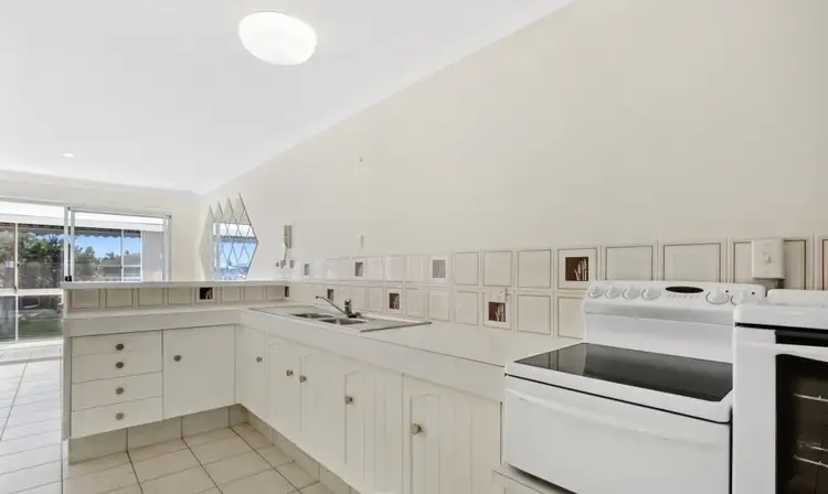6/25-27 Hooker Boulevard, Broadbeach QLD 4218