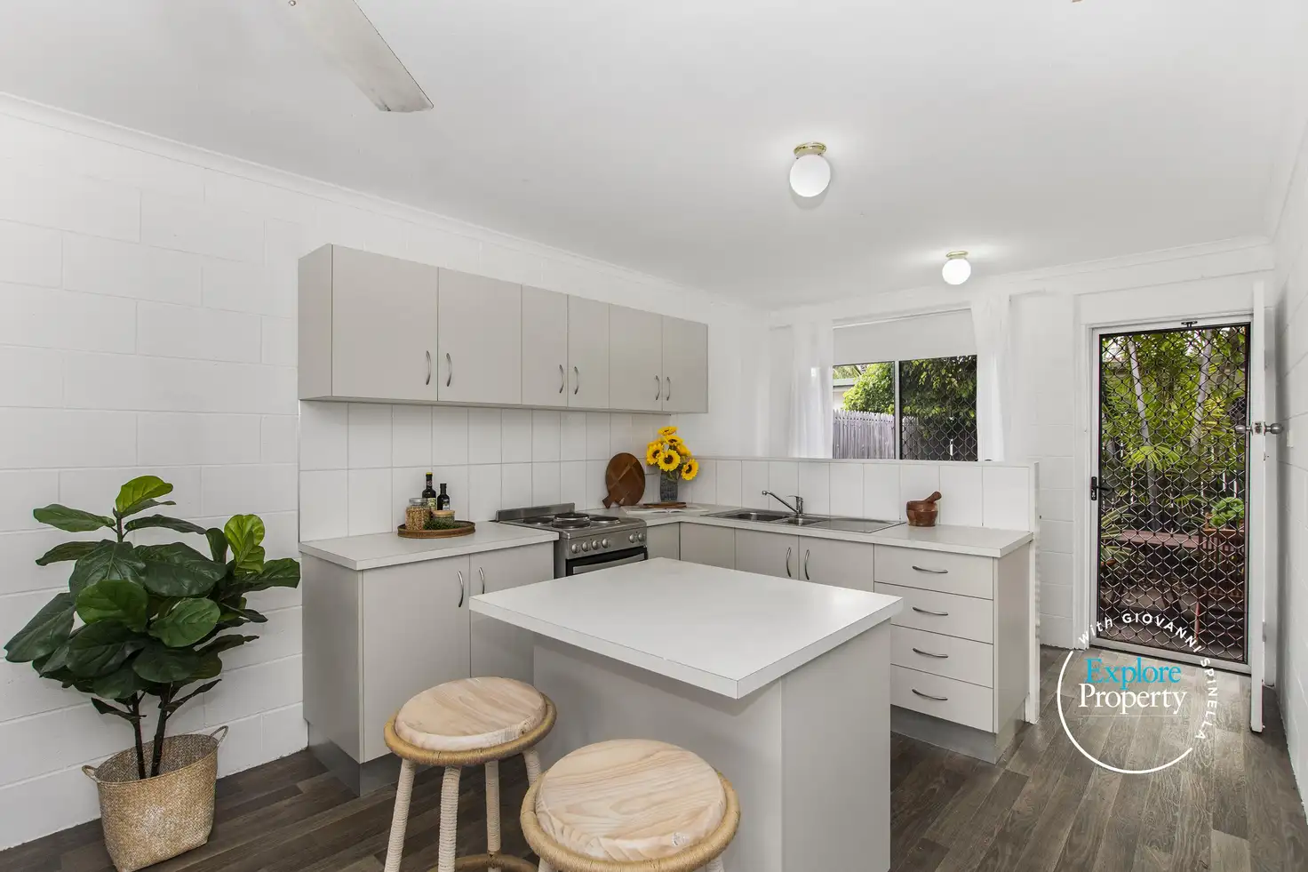 Main view of Homely unit listing, 2/20 Carmody Street, Hermit Park QLD 4812