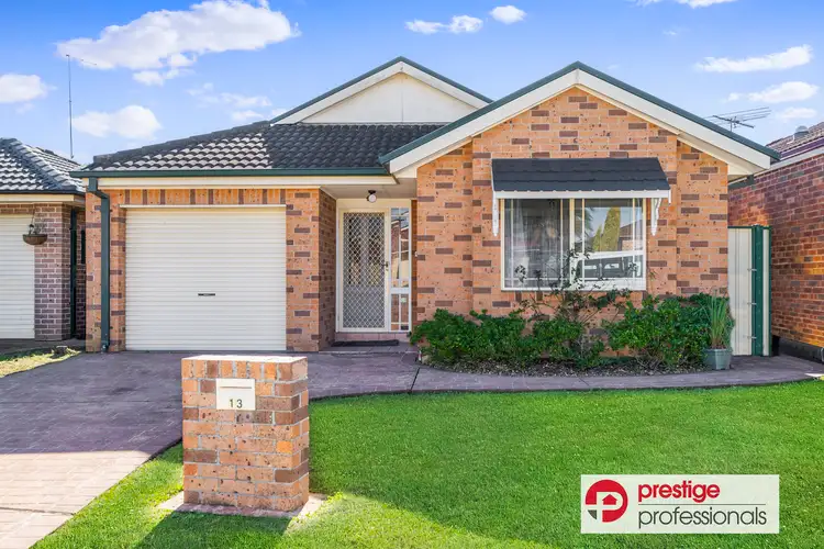 13 Gracemere Court, Wattle Grove NSW 2173
