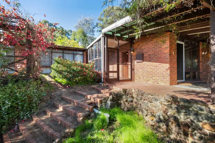 11 Carramar Drive, Kalamunda WA 6076