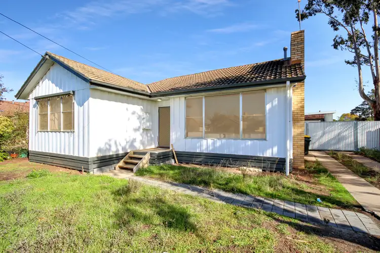 33 Winifred Street, Horsham VIC 3400