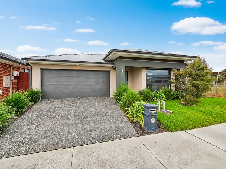 Fifth view of Homely house listing, 39 Beatrix Circuit, Officer VIC 3809
