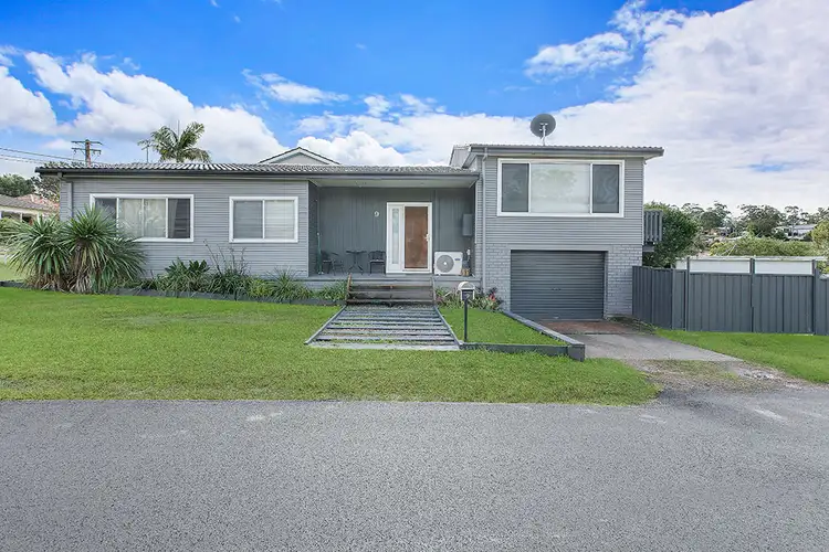 9 Ottys Lane, Fennell Bay NSW 2283