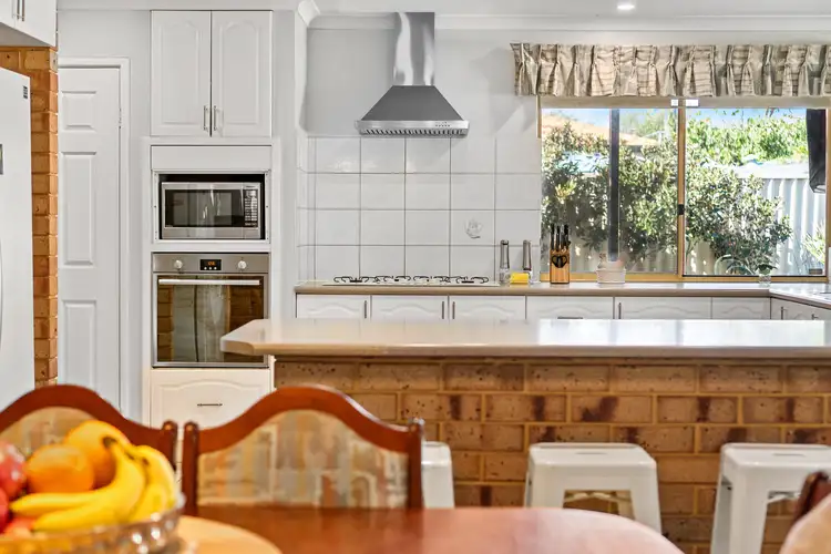 8 Golden Ash Gardens, Helena Valley WA 6056