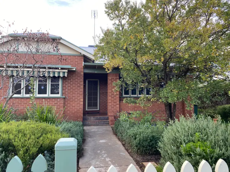 127 Currajong Street, Parkes NSW 2870