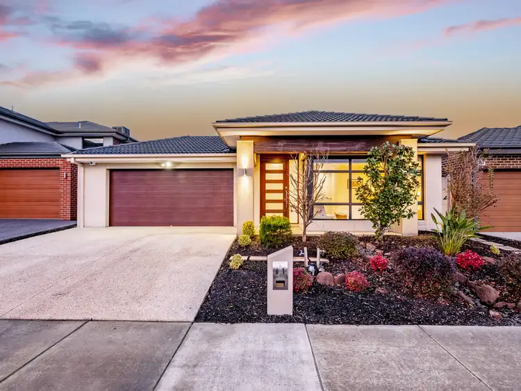 61 Riverstone Boulevard, Clyde North VIC 3978