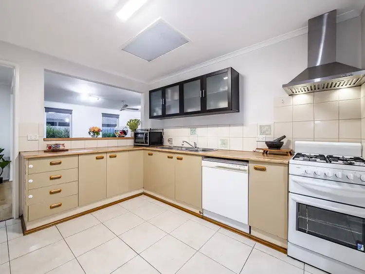 Fifth view of Homely unit listing, 140 Endeavour Drive, Cranbourne North VIC 3977