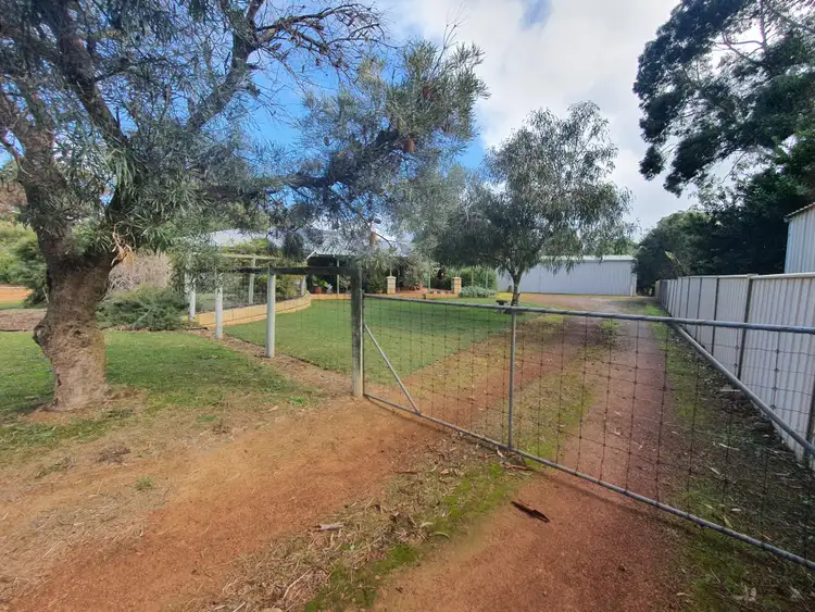 2 Maclean Way, Greenfields WA 6210