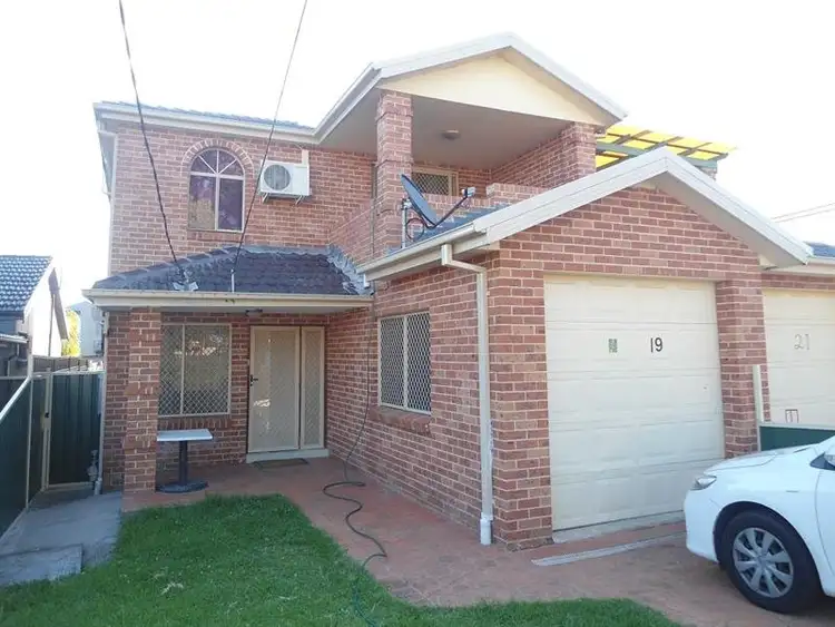 19 Michaels Crescent