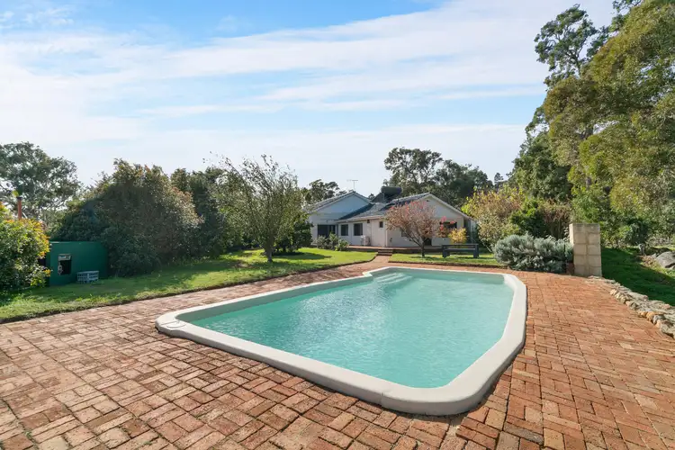 1 High Peak Place, Lesmurdie WA 6076