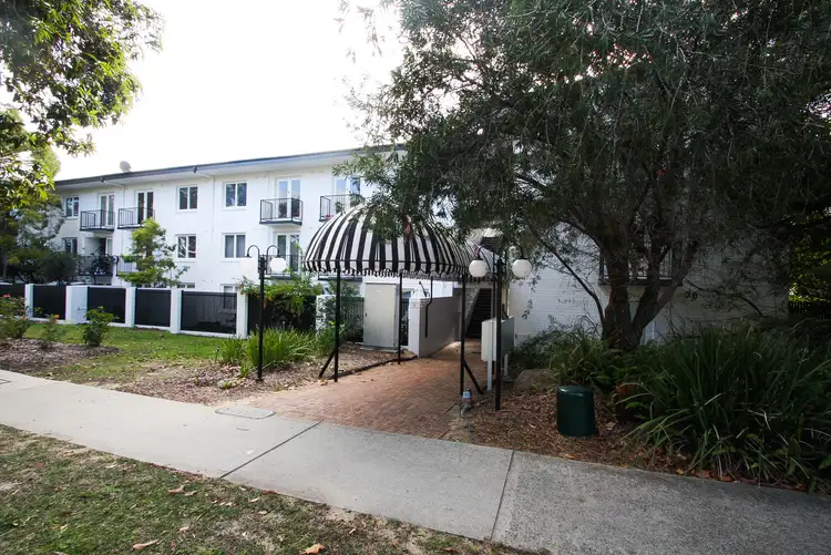 28/17 The Avenue, Crawley WA 6009