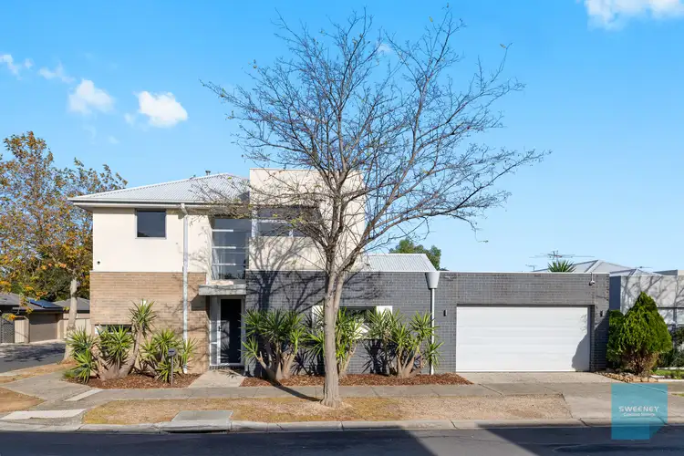 9 Worthwent Lane, Caroline Springs VIC 3023
