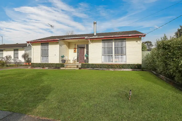 10 Kardella Street, Simpson VIC 3266