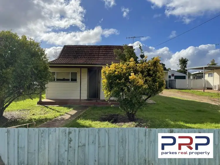 42 Webb Street, Parkes NSW 2870