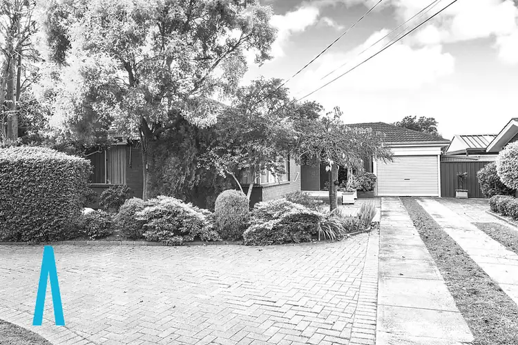 33 Flockhart Avenue, Valley View SA 5093