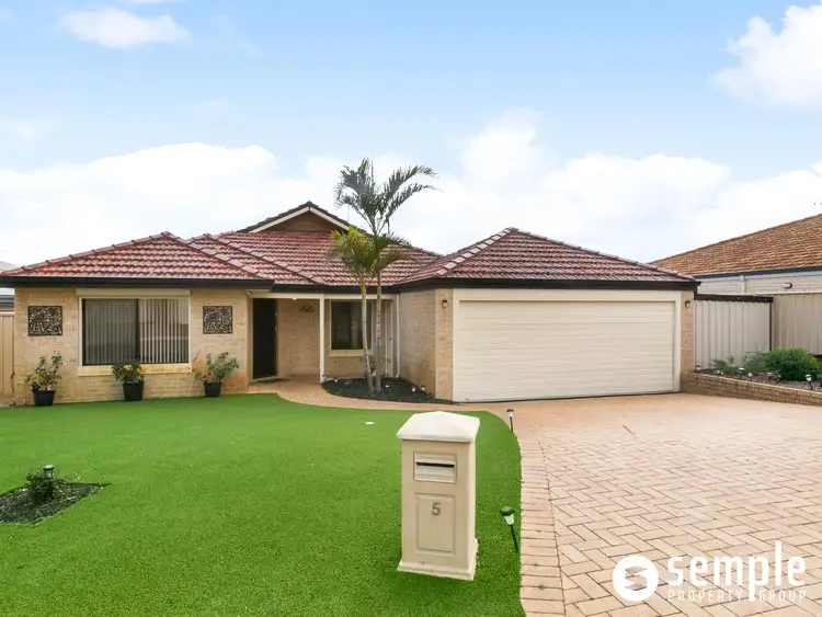 5 Ellesmere Circuit, Success WA 6164