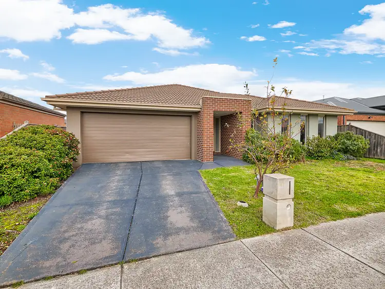 29 Blackledge Drive, Cranbourne East VIC 3977