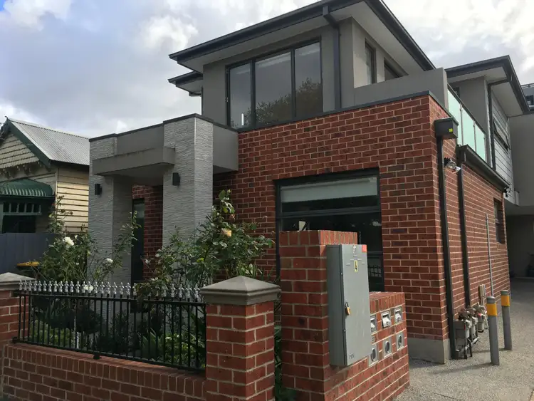 1/4 Bent Street