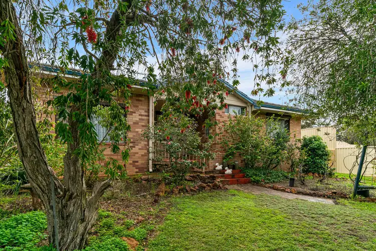 26 Traylen Road, Kalamunda WA 6076