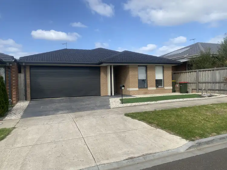 33 SHOWBRIDGE WAY, Werribee VIC 3030