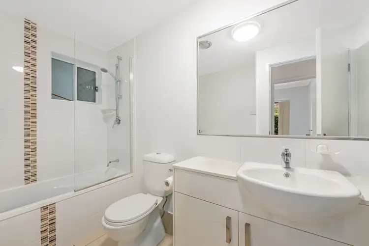 Sixth view of Homely unit listing, 2/1 Beor Street, Chermside QLD 4032