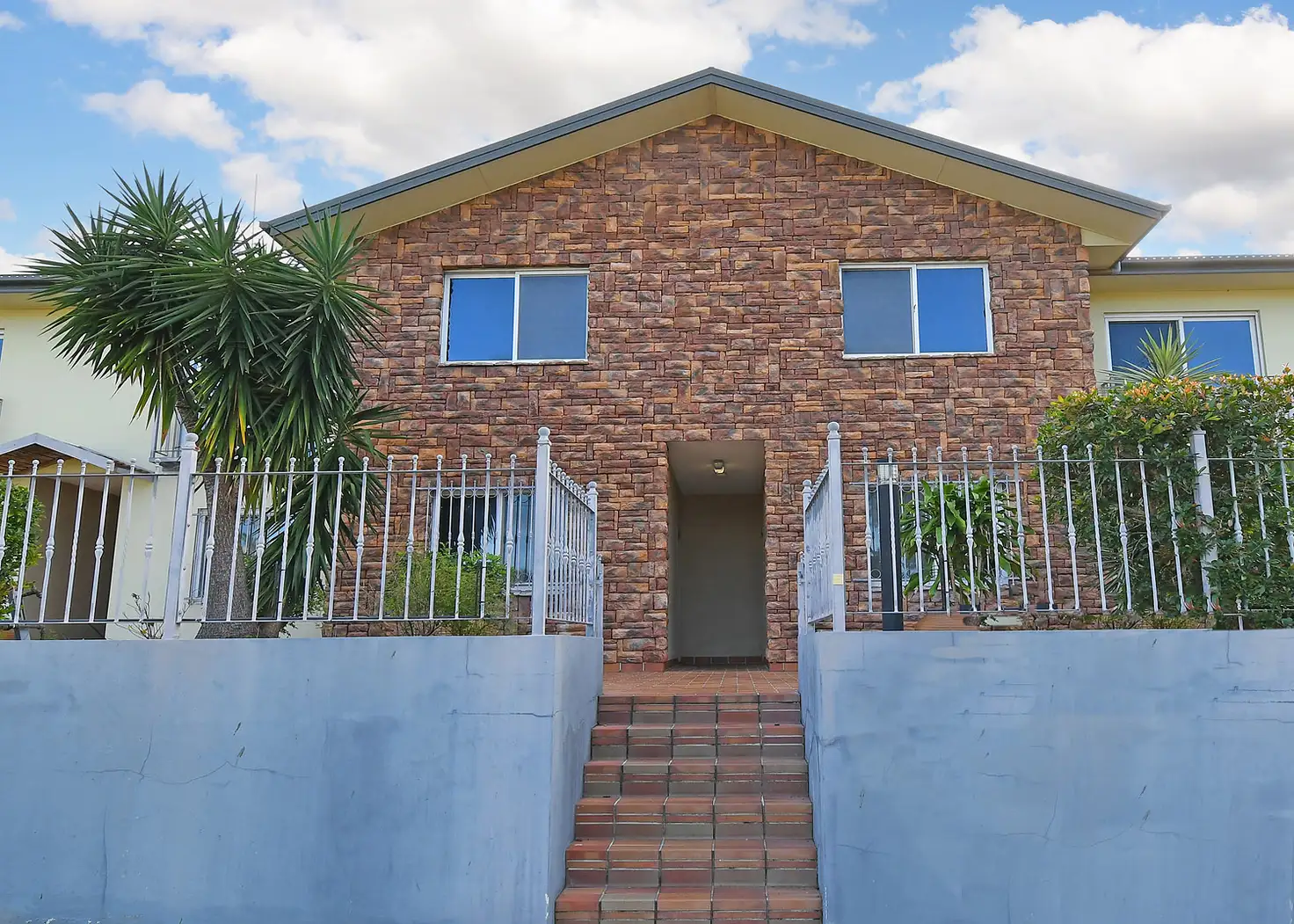Main view of Homely townhouse listing, 6/13-19 HYTHE STREET, Pialba QLD 4655