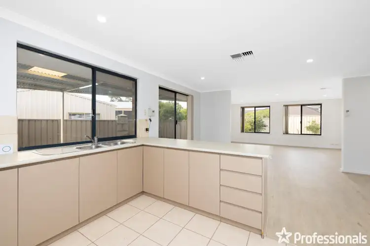 28 The Bridgeway, Canning Vale WA 6155