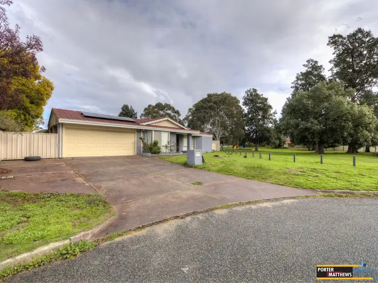 8 Troon Place, Camillo WA 6111