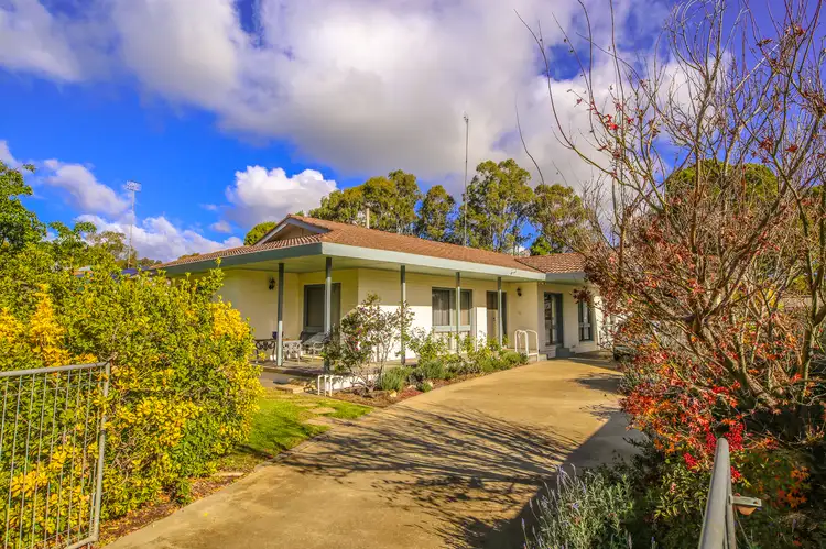 276 Duncan Street, Deniliquin NSW 2710