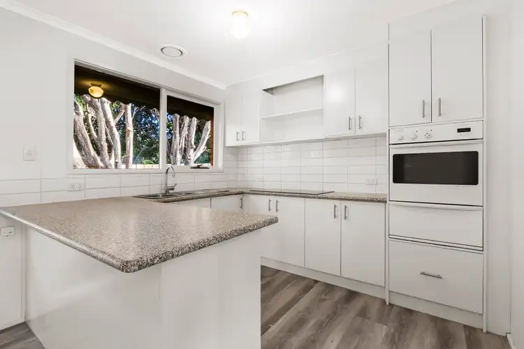 Fifth view of Homely unit listing, 2/30 Strathallan Road, Macleod VIC 3085