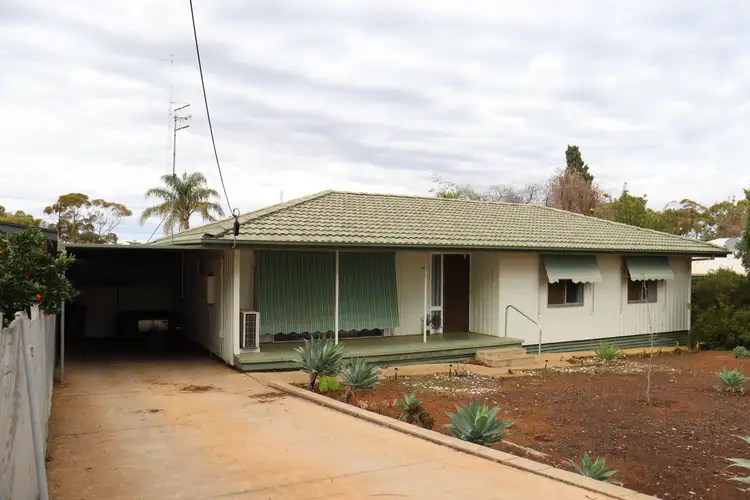 12 Hepworth Street, Berri SA 5343