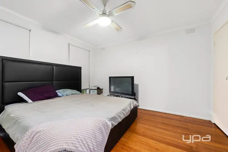 Fifth view of Homely house listing, 8 Graceburn Grove, St Albans VIC 3021