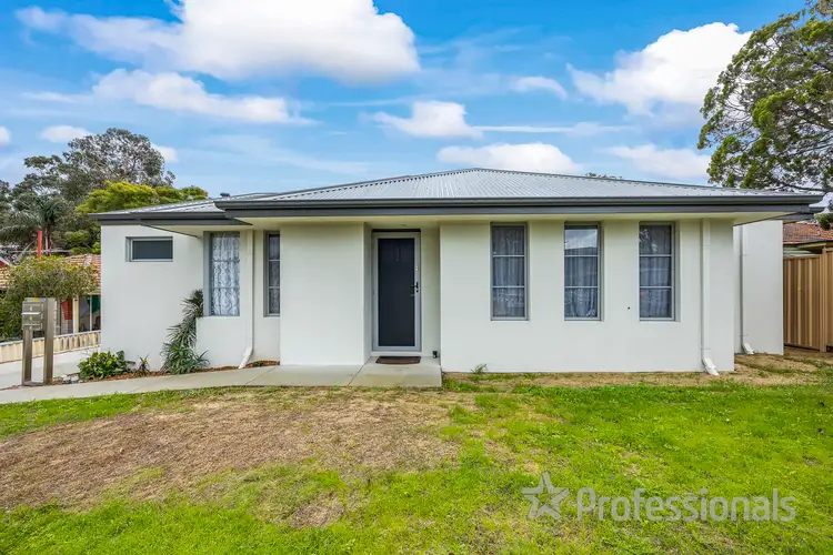 1/11 Pointer Way, Girrawheen WA 6064