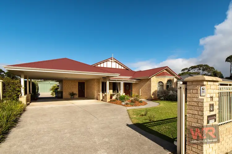11 Grove Street West, Little Grove WA 6330