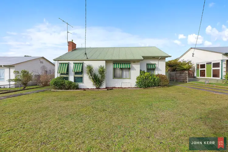7 Ross Avenue, Moe VIC 3825
