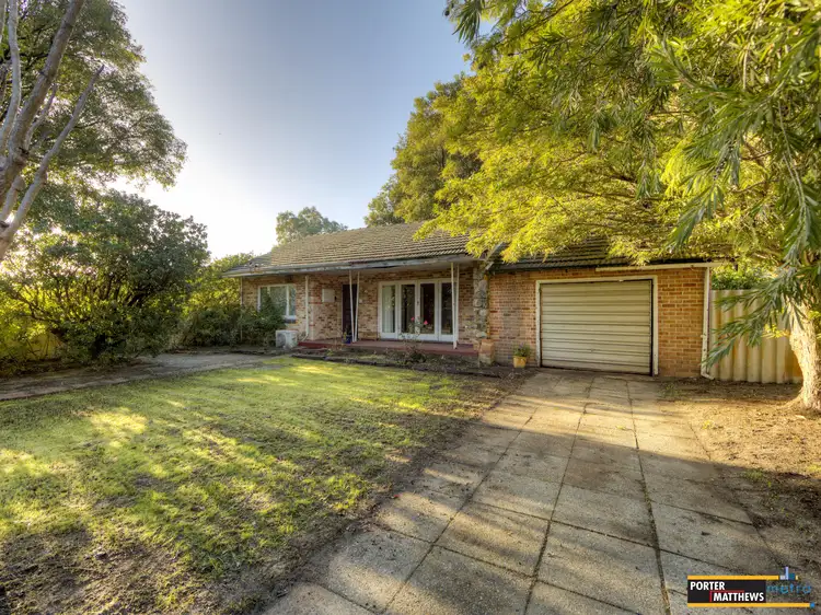 16 Range View Way, Thornlie WA 6108