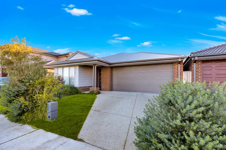 89 Thoroughbred Drive, Clyde North VIC 3978