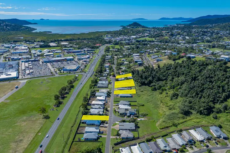 39 South Molle Boulevard, Cannonvale QLD 4802