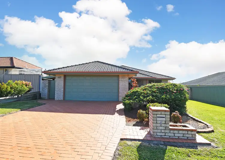 Second view of Homely house listing, 7 Heather Way, Urraween QLD 4655