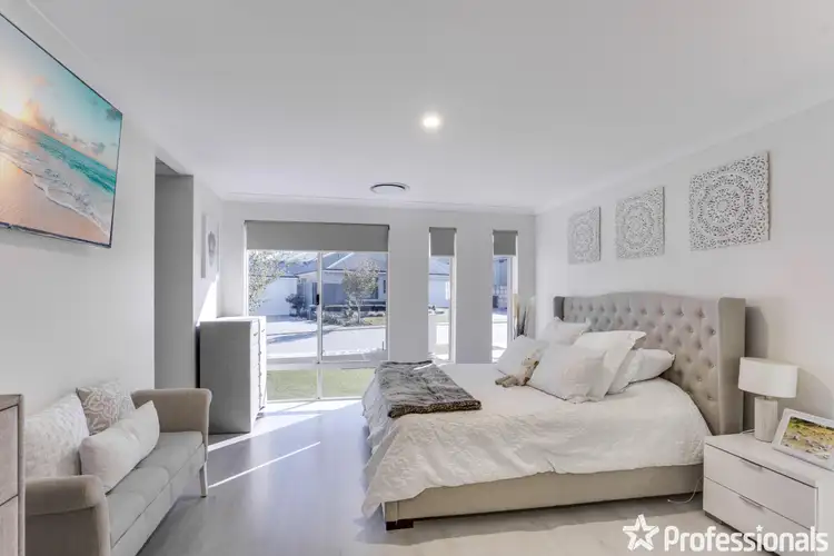 Sixth view of Homely house listing, 6 Bate Close, Piara Waters WA 6112