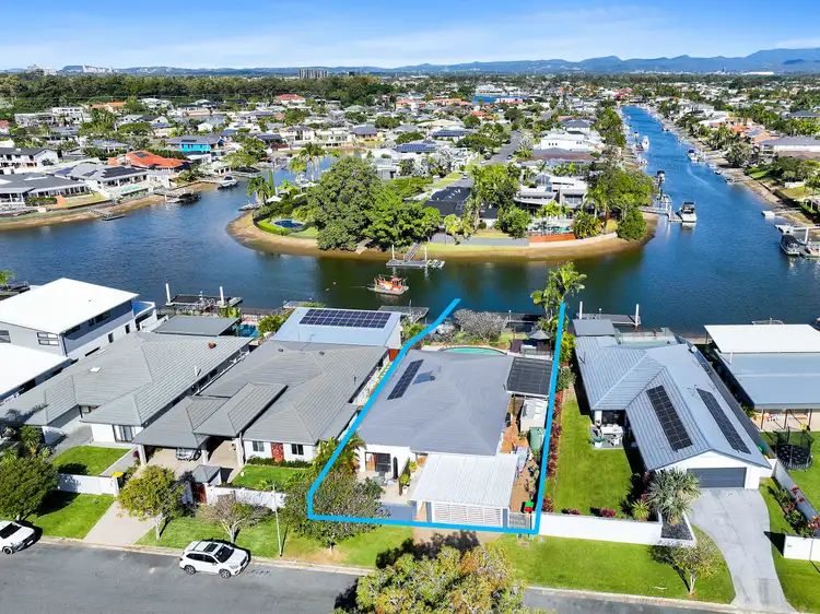 32 Saywell Street, Sorrento QLD 4217
