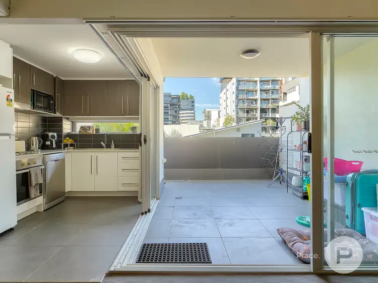 Third view of Homely apartment listing, 302/8 Kyabra Street, Newstead QLD 4006