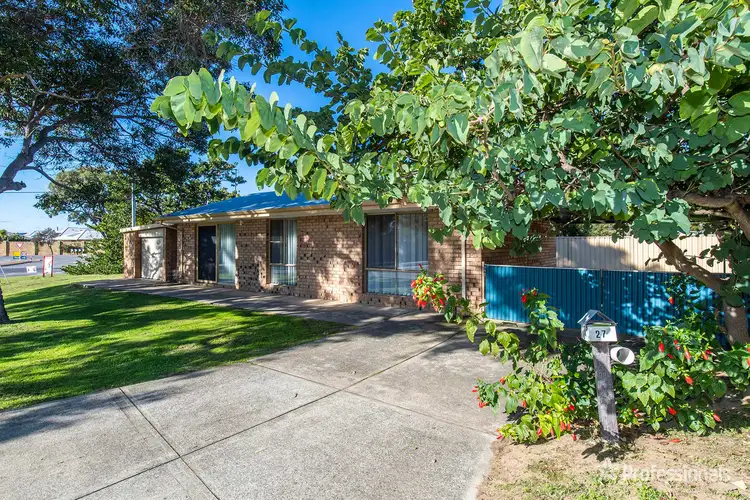 27 Scenic Drive