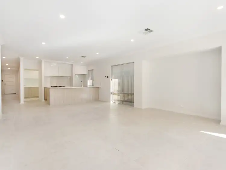 Sixth view of Homely house listing, 2 Moraine Street, Baldivis WA 6171