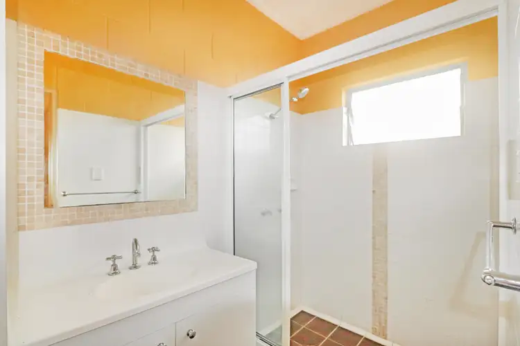 Fifth view of Homely unit listing, 2/17 Crauford Street, West End QLD 4810
