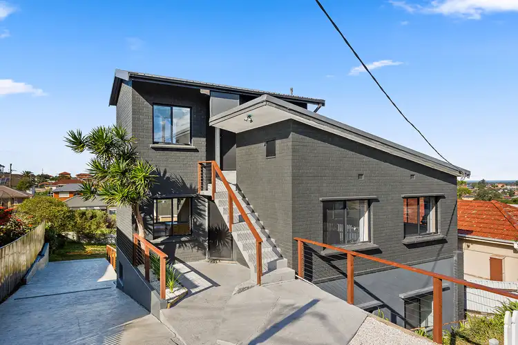 2/25 Lake Heights Road, Lake Heights NSW 2502