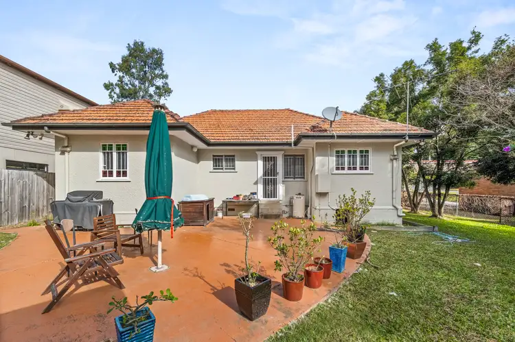 98 Mayfield Road, Moorooka QLD 4105
